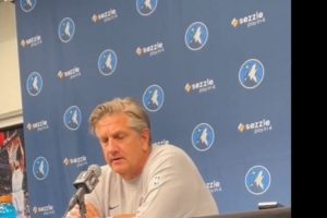 芬奇：我們過于尊重對手的速度了 持球壓迫做得不夠好