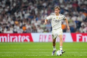 TA：赫伊森因小腿傷勢(shì)退出國(guó)家隊(duì)，但皇馬仍認(rèn)為他能趕上國(guó)家德比