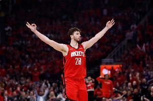 媒體人：不可能讓申京從頭打到尾 要在他下場后強化防守打轉換