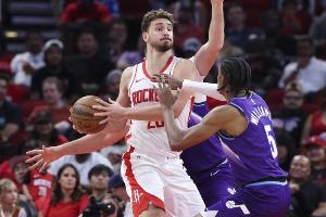 隊(duì)記：以為會(huì)永遠(yuǎn)看不到火箭現(xiàn)在的表現(xiàn) 我都快盼望出PTSD了