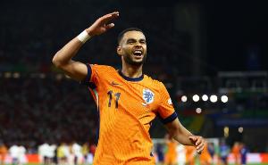 點射雙響，加克波成為1978年后首位單場打進兩粒點球的荷蘭球員