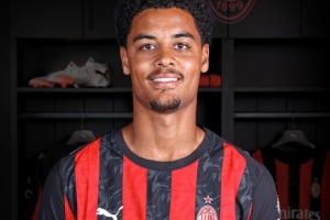 德溫特：米蘭隊(duì)里唯一去餐廳會(huì)引轟動(dòng)的是魔笛 他很謙遜從不抱怨