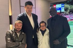 世界名畫！貝克漢姆曬與成龍、姚明和奧尼爾合影：與三位傳奇見面