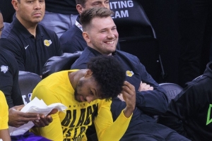 詹姆斯受傷的蝴蝶效應(yīng)：東契奇MVP概率增加 布朗尼或得到更多時間