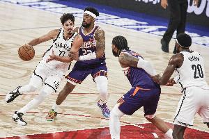 展現(xiàn)大局觀！26號(hào)秀薩拉夫送出11助攻 5中2拿到4分4籃板1搶斷