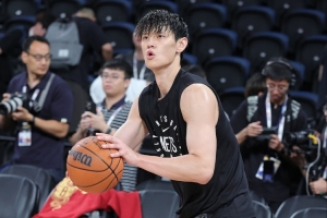 媒體人：來咱這賺錢卻不讓曾凡博上場(chǎng) 籃網(wǎng)這三流隊(duì)趁早一邊玩去