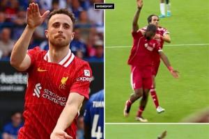 永不獨(dú)行！巴貝爾昨晚傳奇賽絕殺后模仿若塔慶祝動(dòng)作，向其致敬