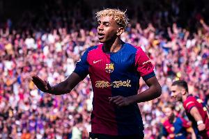 記者：在巴薩本周的首次訓(xùn)練課中，亞馬爾和費(fèi)爾明正常參加訓(xùn)練