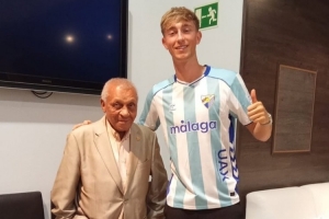 回家！赫伊森造訪青訓(xùn)母隊馬拉加，身穿馬拉加球衣拍照