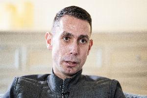 郵報(bào)：前英超裁判庫(kù)特被控制作兒童不雅視頻，本人現(xiàn)身法庭