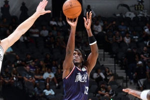 差距還是很大！廣州3場NBA季前賽皆敗 場均凈負(fù)46分