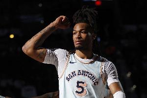 最佳新秀！卡斯?fàn)栒剛貧w：感覺(jué)很棒 我一直迫不及待想要上場(chǎng)