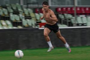 ??增肌8公斤！好友：以前和居萊爾打架總能贏，現(xiàn)在可不敢了