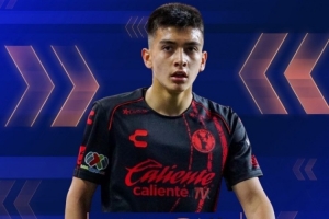 17歲身價(jià)450萬歐！每體：巴薩關(guān)注17歲墨西哥中場(chǎng)莫拉