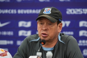 斯盧茨基：我們會在明天的比賽中全力以赴，展現(xiàn)出最好的精神面貌