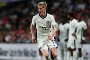 伯恩：戈登對我們在更衣室里放美國歌曲不滿意，他說不是好兆頭