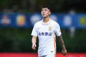 進(jìn)軍娛樂圈？泰山后衛(wèi)石柯簽約某MCN公司