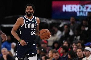 媒體人談丁威迪被黃蜂裁掉：球員正值當(dāng)打之年 或者考慮一下CBA？