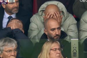 安德烈-桑托斯錯(cuò)失單刀良機(jī)，馬雷斯卡觀眾席上痛苦捂臉