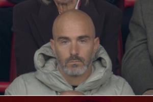 兩邊都不好過(guò)！看臺(tái)上馬雷斯卡一臉疲憊，森林老板面色鐵青