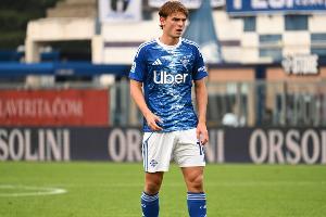 不懼對抗！186帕斯體重不到150斤，戰(zhàn)尤文多達16次對抗成功7次