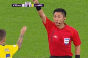 ??前皇馬球員何塞盧不斷抗議，馬寧解釋無果怒吼“get out”！