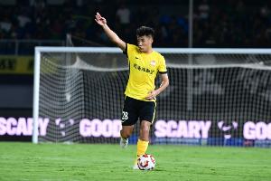 還能留中超嗎？36歲老將張呈棟與西海岸合同年底到期，被禁賽+3停