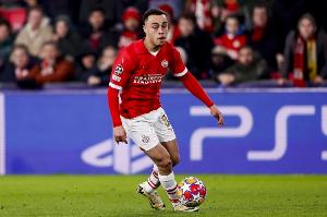 嚴守規(guī)則！埃因霍溫主帥：德斯特今天遲到，因此沒有在歐冠首發(fā)