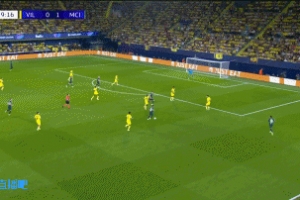 輕松！薩維尼奧傳中，中路無(wú)人盯防B席甩頭轟門得手，曼城2-0領(lǐng)先