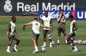 西甲海外賽取消，皇馬內(nèi)部慶祝：人民的勝利