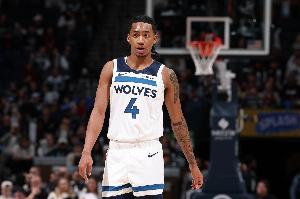 芬奇談迪林厄姆未上場(chǎng)：現(xiàn)在還早 我會(huì)在排兵布陣上留出自由度