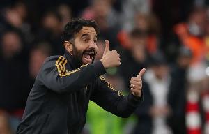 無(wú)鋒陣力克紅軍！曼晚：阿莫林面臨是否繼續(xù)啟用舍什科的幸福煩惱