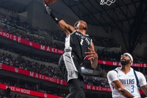 卡斯?fàn)枺何陌嗍锹?lián)盟最好球員 再好的防守也擋不住他頂級(jí)的進(jìn)攻