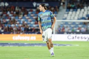 卡雷拉斯本輪對(duì)抗11次全部成功，創(chuàng)造近10個(gè)賽季歐冠后衛(wèi)紀(jì)錄