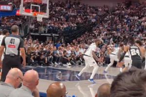 扣籃大賽級(jí)別！文班點(diǎn)飛華盛頓直殺內(nèi)線 反向大風(fēng)車(chē)雙手背扣