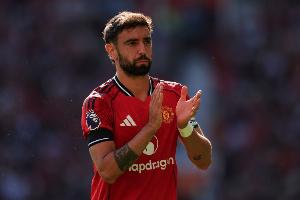 鏡報(bào)：B費(fèi)曾在葡體因比賽不滿踹門，曼聯(lián)險(xiǎn)些因此放棄簽約