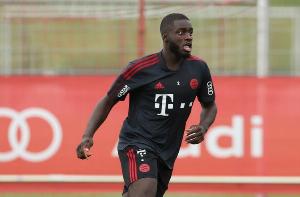 記者：曼聯(lián)欣賞于帕但沒想好找什么類型后衛(wèi)，優(yōu)先補(bǔ)強(qiáng)中場(chǎng)+中鋒