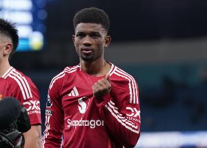 阿瑪?shù)拢寒?dāng)時(shí)絕殺利物浦的感覺(jué)太瘋狂了 為曼聯(lián)首秀時(shí)有點(diǎn)緊張