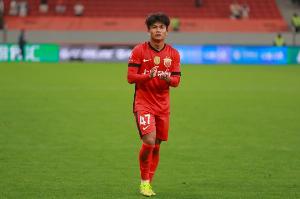滬媒：蒯紀聞、李新翔踢完泰山后馳援上海U20隊，缺席海港vs浙江
