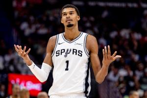 ??你覺得文班亞馬本賽季是否可能會拿下四雙？