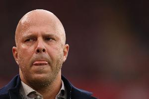 歷史總是驚人的…上賽季曼城天胡開局后4連敗崩盤，現(xiàn)利物浦4連敗