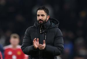 曼聯(lián)本賽季英超5個主場拿下4勝，也是2年來首次主場聯(lián)賽4連勝