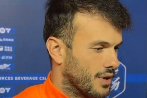 24球領(lǐng)跑射手榜！卡扎伊什維利：沒想太多榮譽，主場踢誰都占優(yōu)