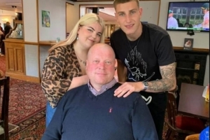 記者：曼聯(lián)中衛(wèi)本內(nèi)特的父親自殺，俱樂部為球員提供關(guān)懷+喪假