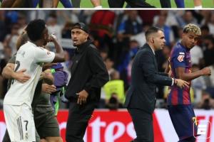 都是隊(duì)友...國家德比沖突，拉菲尼亞入場幫亞馬爾向維尼修斯出頭