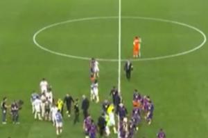 形成反差！皇薩球員“團(tuán)戰(zhàn)”剛結(jié)束，什琴斯尼與庫爾圖瓦友好擁抱