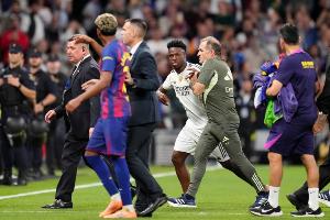 還原國(guó)家德比沖突：佩德里引爆火藥桶，亞馬爾兩度被警告話太多！