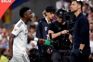 世體：被換下時(shí)怒噴臟話，維尼修斯可能因不當(dāng)言行被罰款5.3萬(wàn)歐