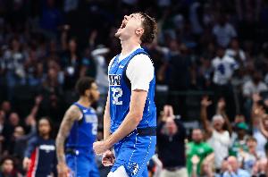 萊弗利：弗拉格渾身充滿活力 他點燃現(xiàn)場球迷 也點燃我們的斗志