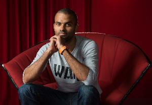 R.I.P！托尼-帕克父親葬禮 鄧肯大衛(wèi)-羅賓遜等前往吊唁